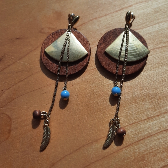 Pretty wood and beaded jewelry set - Picture 2 of 3